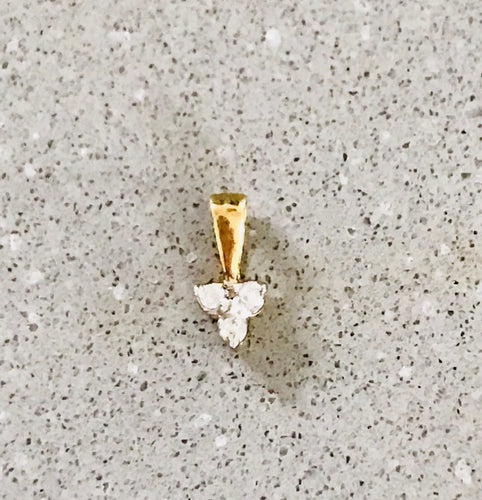 Small diamond three stone Yellow Gold Pendant