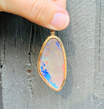 Load image into Gallery viewer, Women’s solid 38ct opal necklace yellow gold