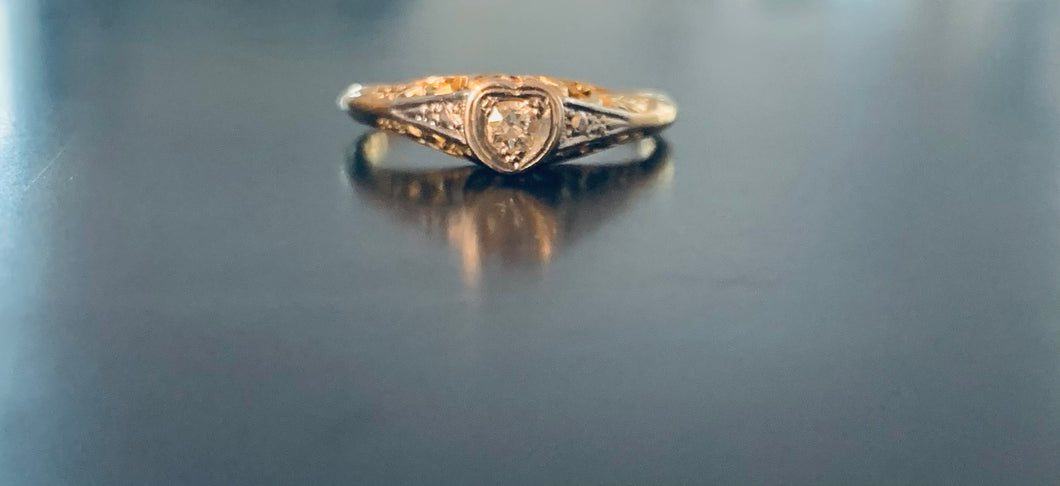 Women’s antique late 1800’s diamond and platinum ring