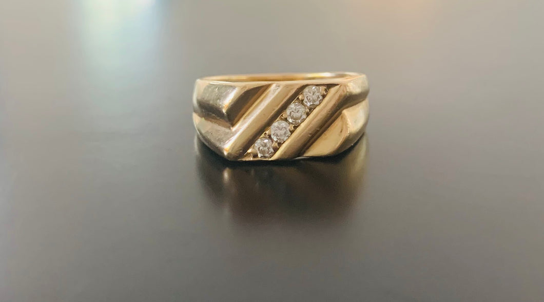 Men’s vintage diamond and gold ring