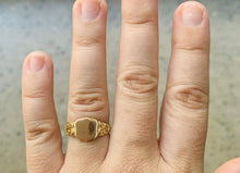 Load image into Gallery viewer, Genuine rare antique Edwardian 1908 Womens signet ring 9ct 375 rose gold